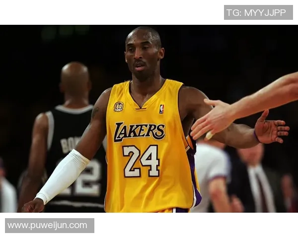 十一号球星在足球队中的重要性与代表性球员解析